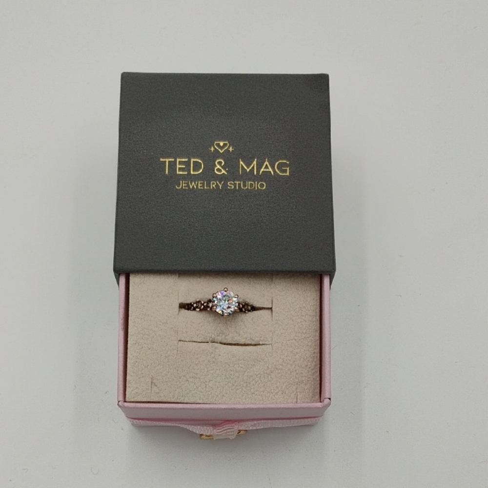 Ted And Meg Sterling Silver Ring With Sparpy Stone